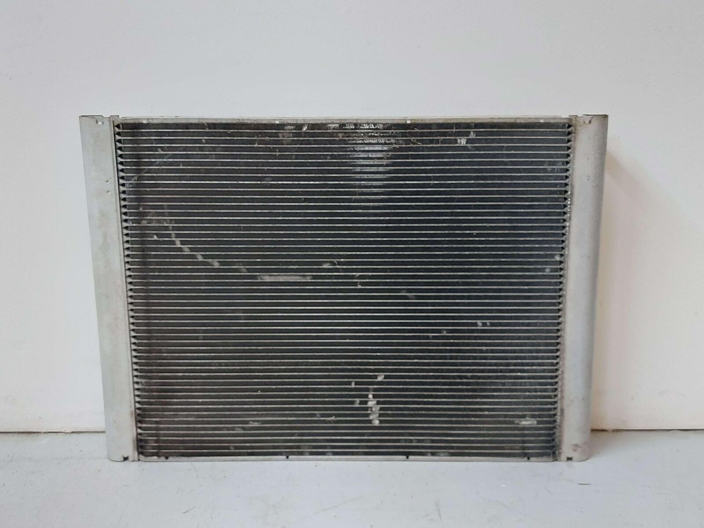 06 BMW 750i E65 Radiator 7534904 Thru 9/05 *Fins Bent*