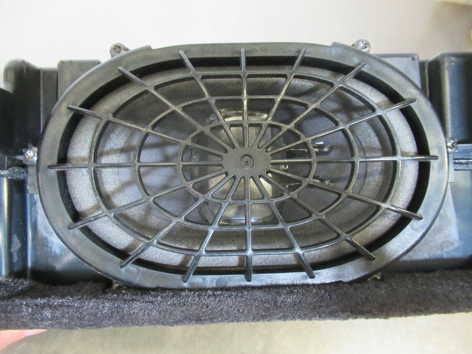 K215 2002 PORSCHE 911 TARGA OEM STEREO SUBWOOFER ASSY