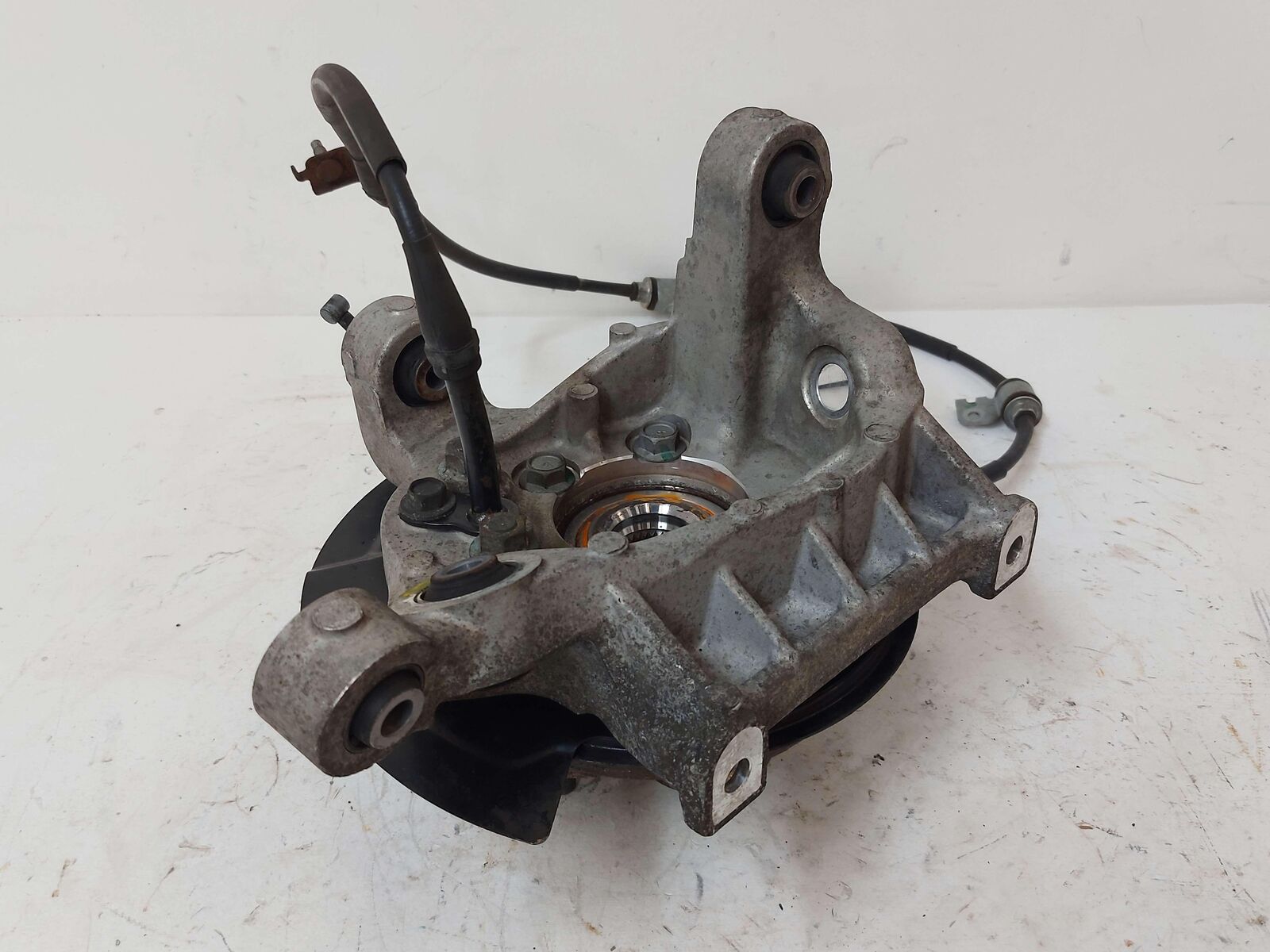 09 10 15-20 Nissan GT-R R35 Rear LH Left Spindle Knuckle Hub 43019JF00A 60K KMS