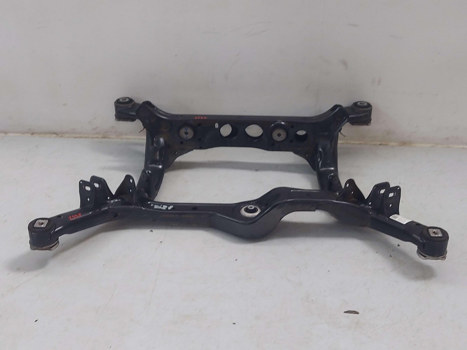 15-18 PORSCHE MACAN S 95B REAR SUB FRAME CROSSMEMBER CRADLE 95B505235D