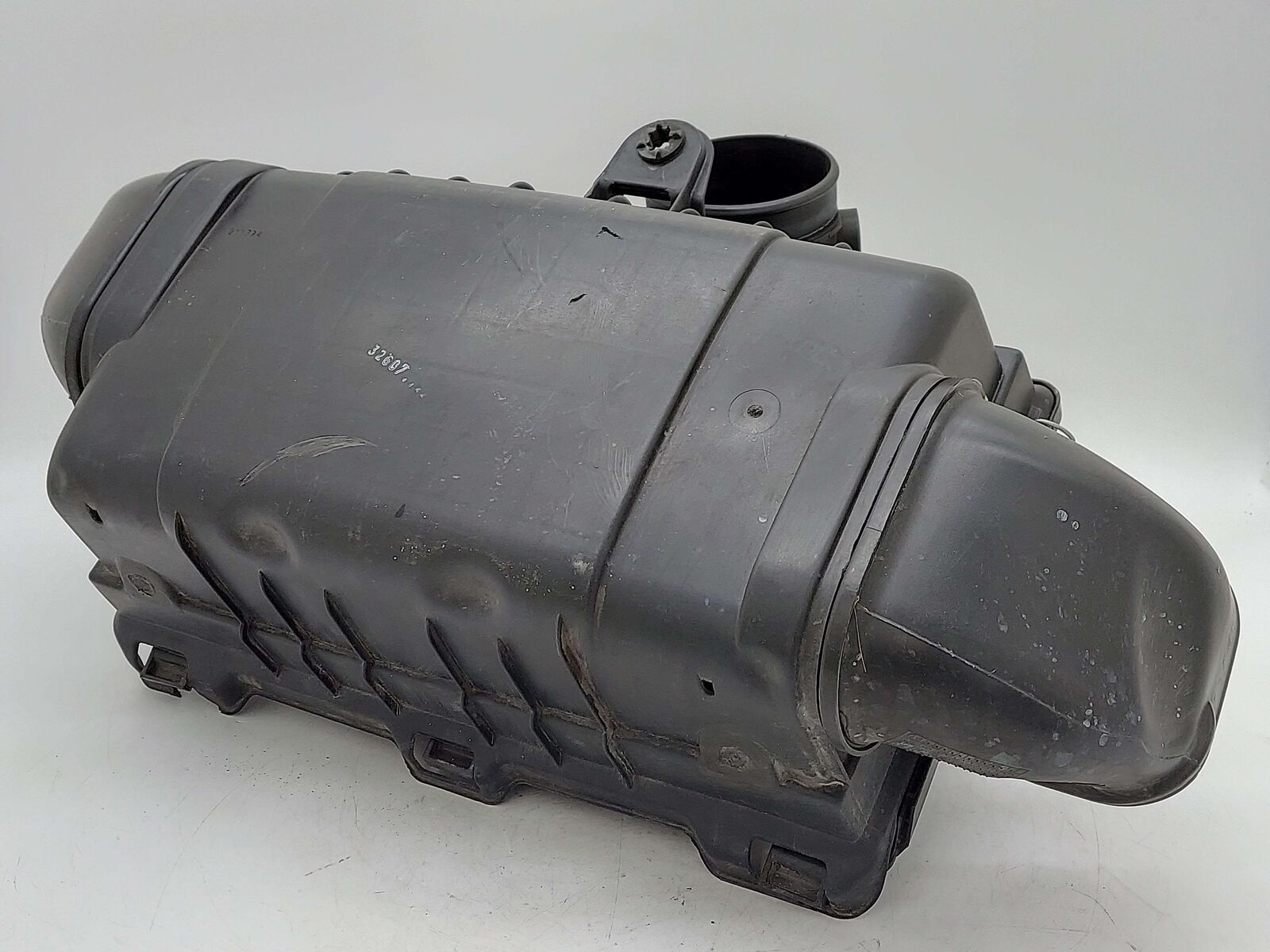 2010 Maserati GranTurismo S M145 Coupe AIR INTAKE FILTER CLEANER 4.7L 211794