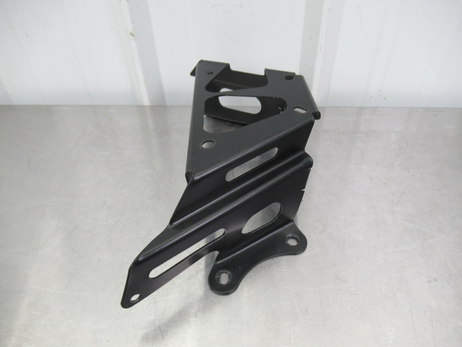 T020 2016 16 MCLAREN 570S COOLANT BOTTLE RESERVOIR MOUNT BRACKET #25 BENT