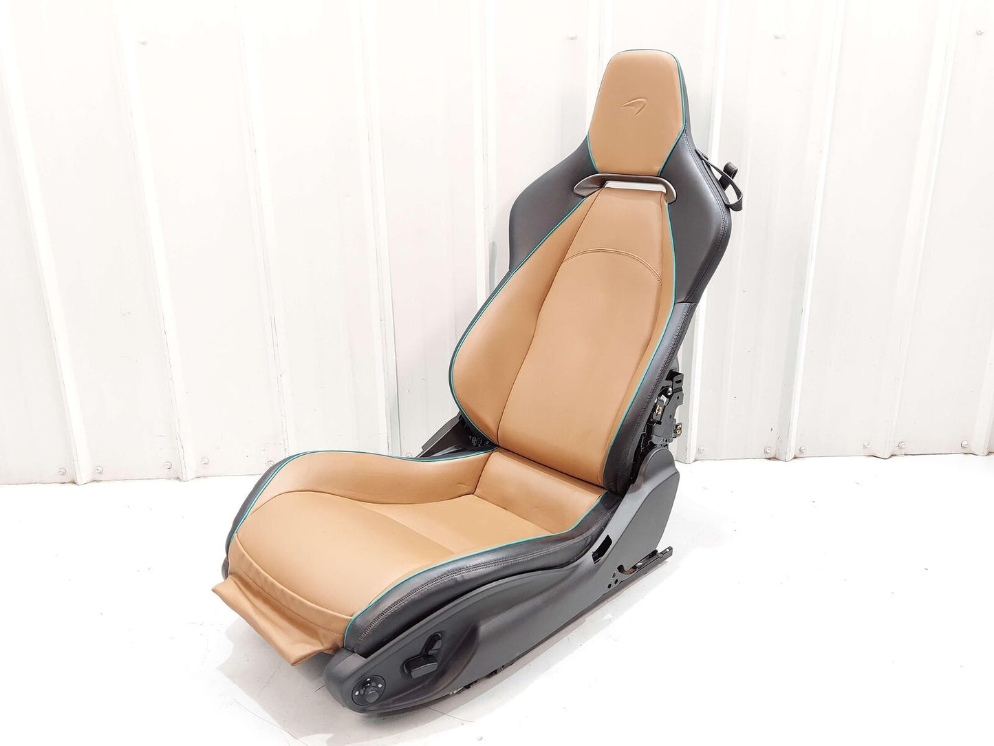 2023 MCLAREN ARTURA FRONT LEFT SEAT BROWN & BLACK LEATHER POWER *NOTE