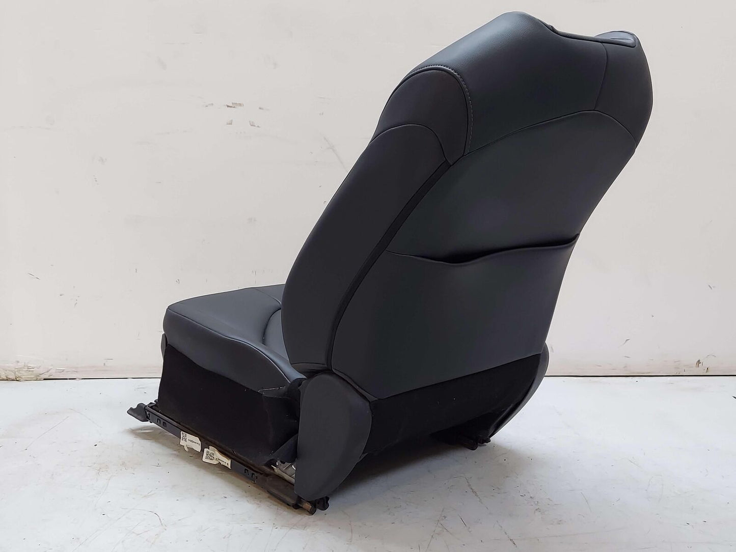 20-22 Toyota Highlander Front RH Right Seat Black EB20 Softex *Note* 82191-0E370