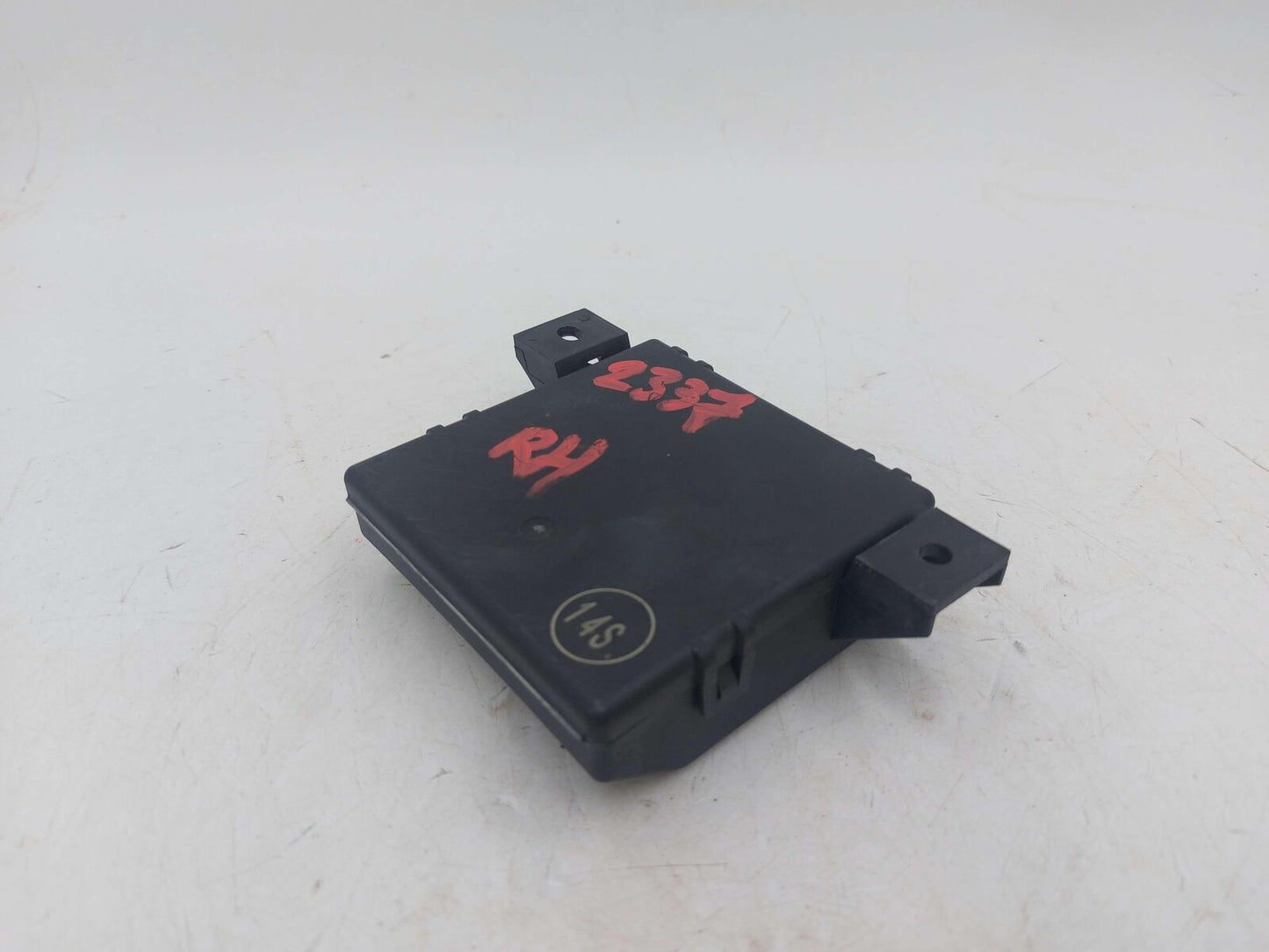 2016 PORSCHE MACAN S 95B GATEWAY CONTROL MODULE 95B907530F