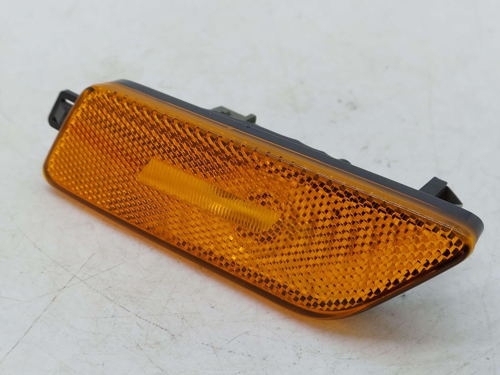 15-23 PORSCHE MACAN S 95B LEFT SIDE MARKER LAMP 95B945119