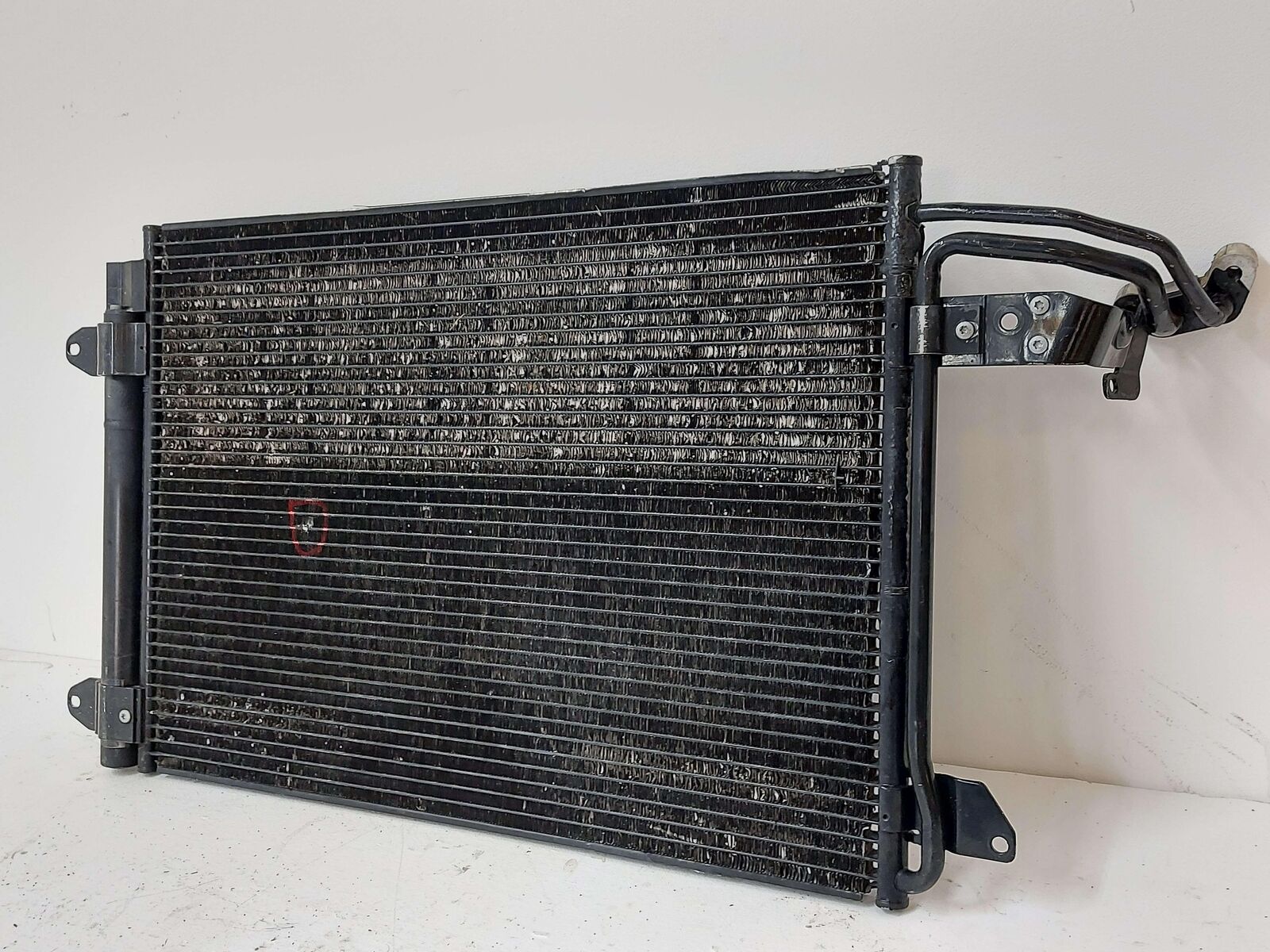 05-06 JETTA AC A/C AIR CONDITIONING CONDENSER SEDAN *DENT FINS BENT*