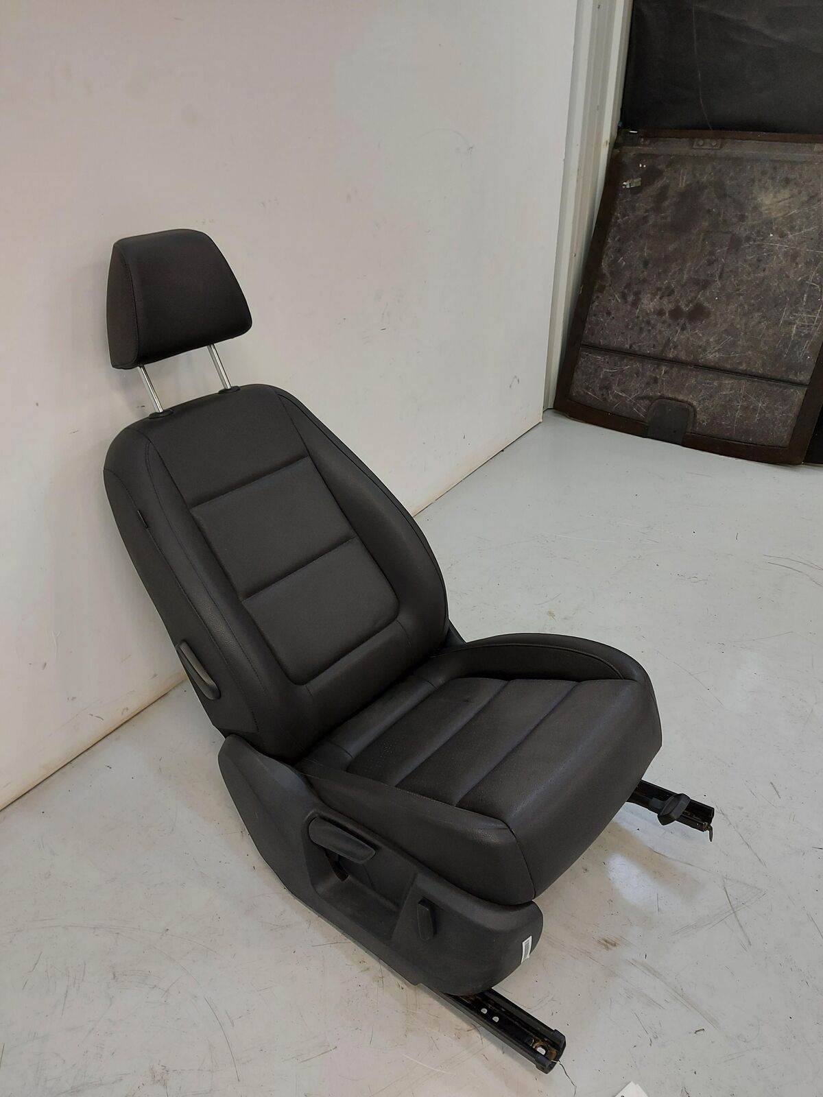 09-17 VW TIGUAN Front Seat Rh Black Power Lumbar 5n0881106aj 850963553g