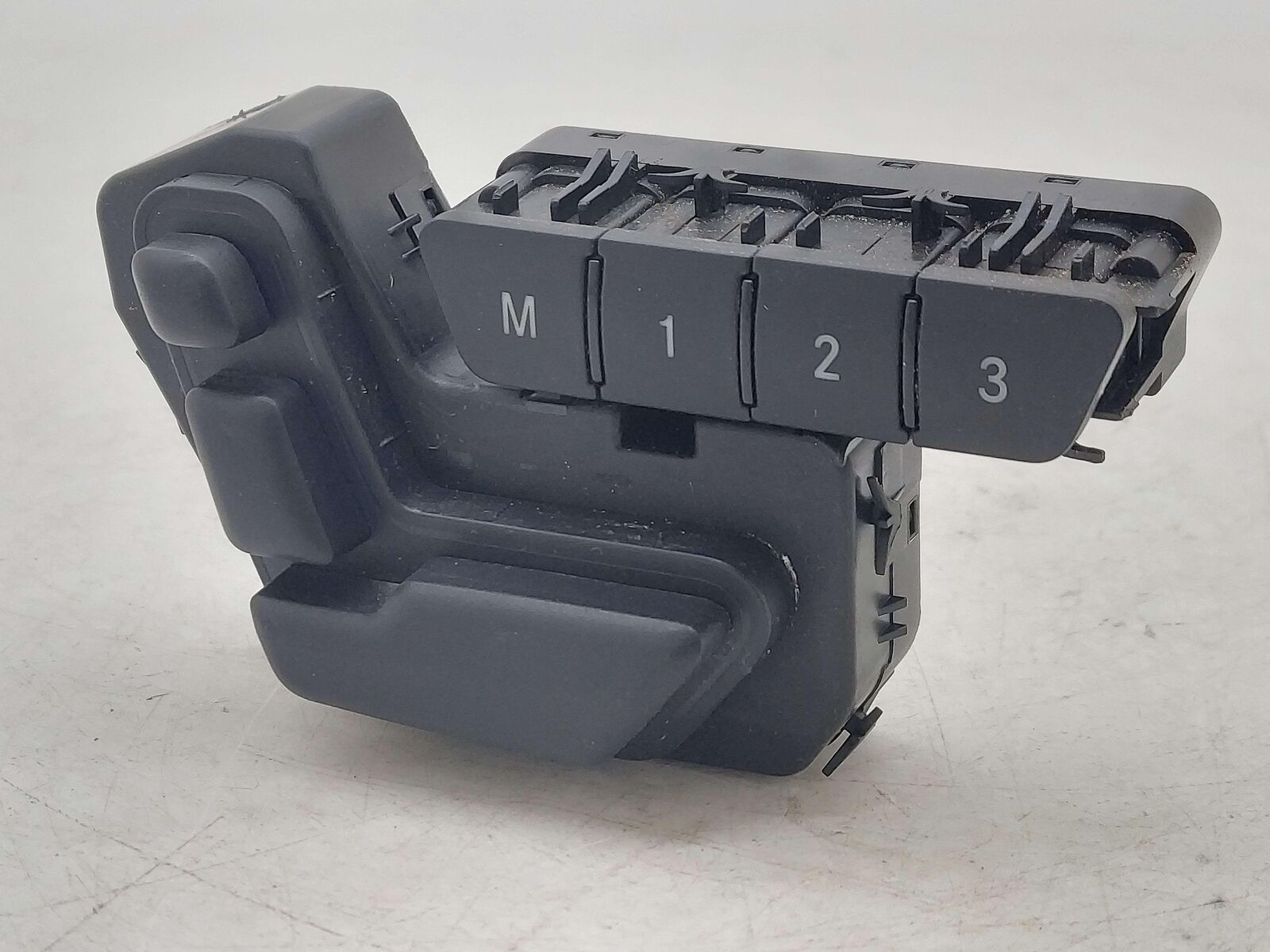 12-18 MERCEDES CLS63S AMG W213 FRONT LEFT DOOR SEAT ADJUST CONTROL MEMORY SWITCH