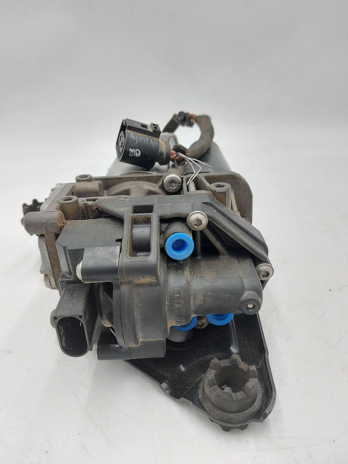 2020 PORSCHE TAYCAN Air Ride Suspension Compressor Pump 9j1616006d