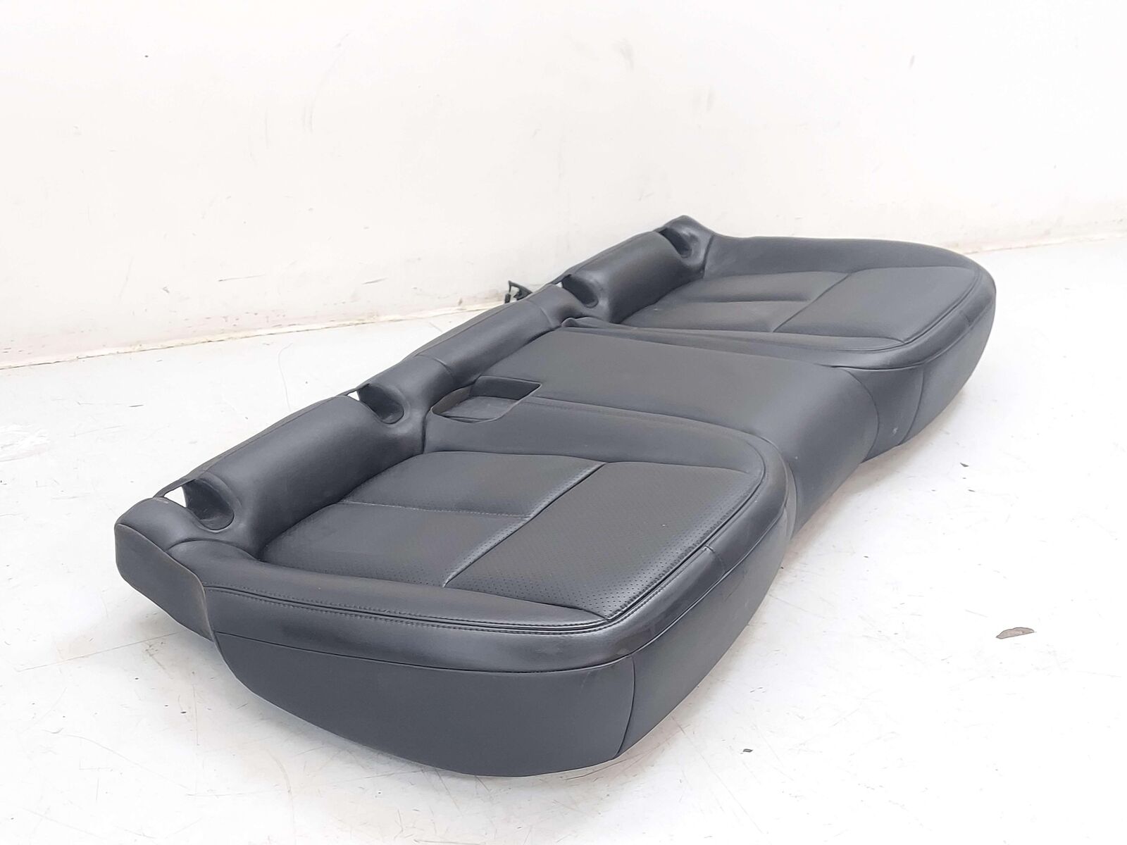 2016 PORSCHE MACAN S 95B REAR SEAT SEAT BOTTOM HEATED & VENTILATED LEATHER BLACK