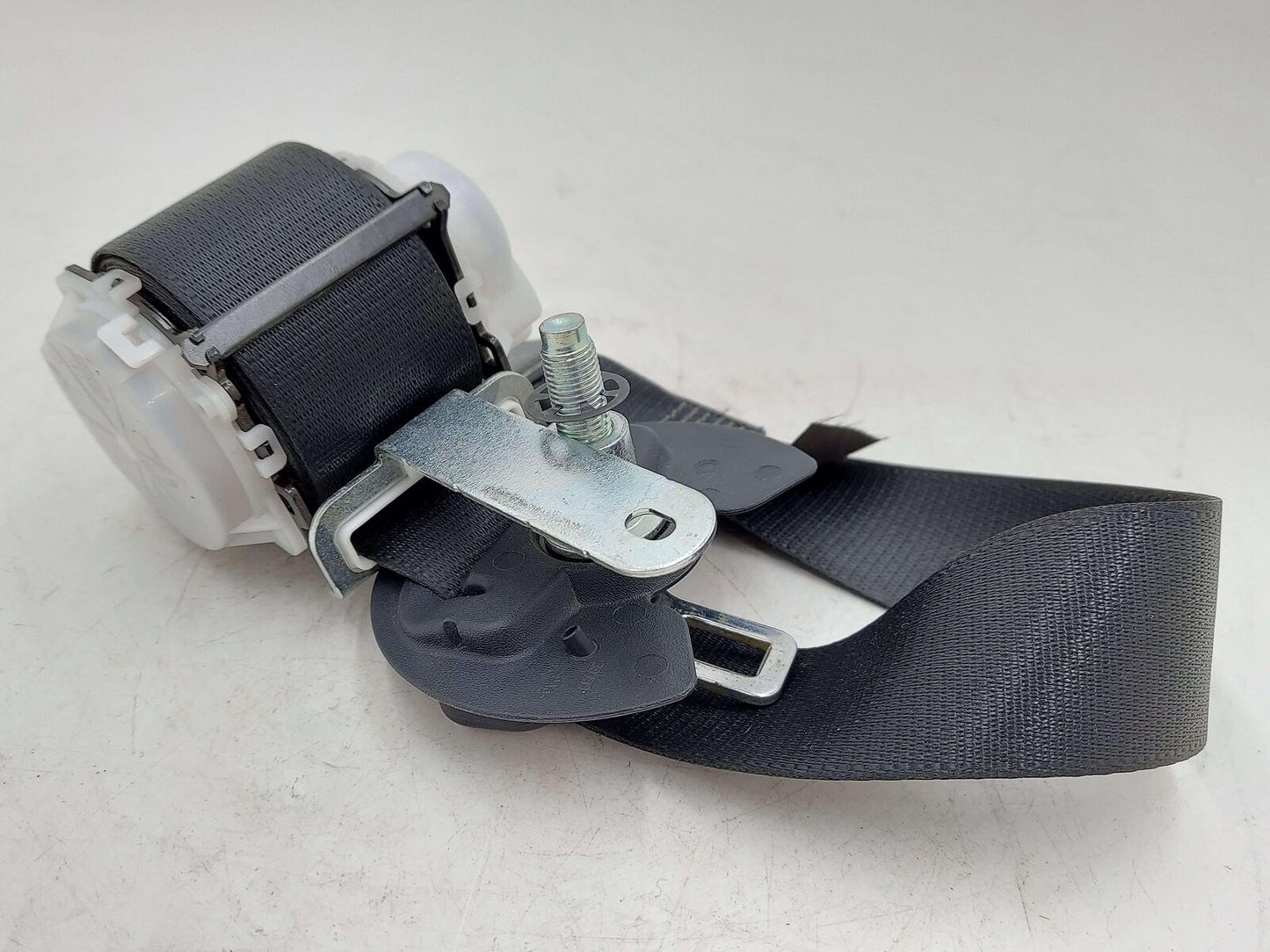 2020 TOYOTA HIGHLANDER REAR RIGHT SEAT BELT RETRACTOR BLACK EB20 73360-0E120