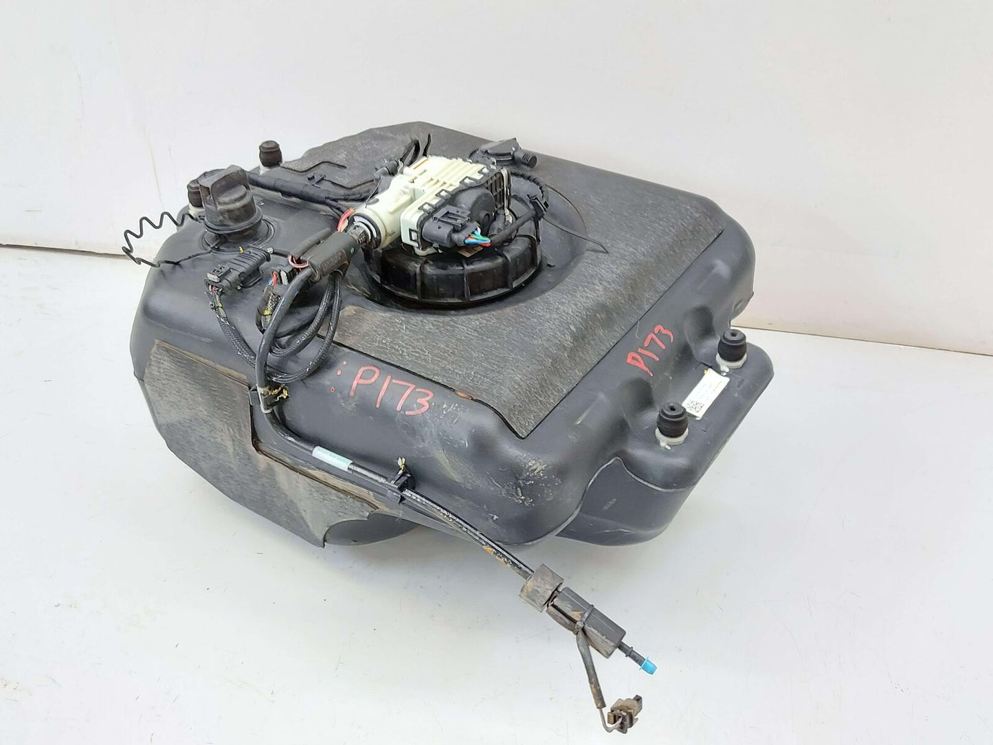 12 MERCEDES GL350 X164 DEF ADBLU TANK RESERVOIR ASSEMBLY F01C190077