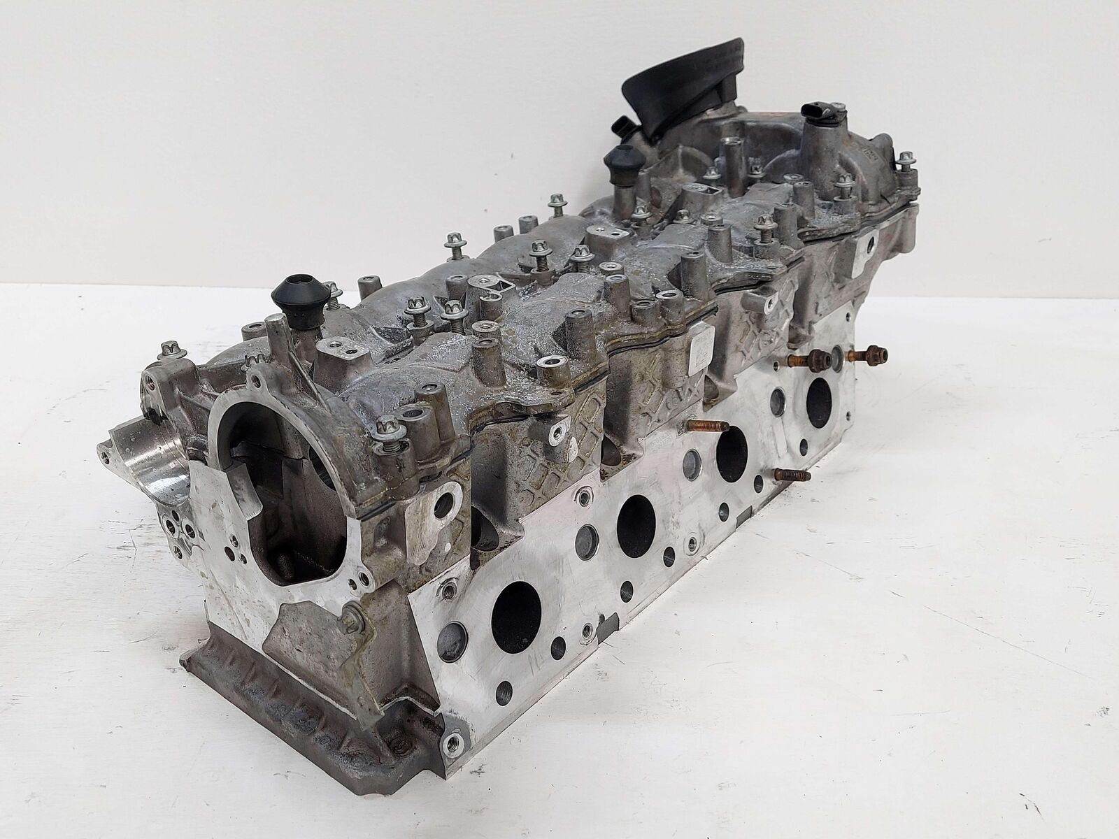 13-16 MERCEDES GL63 AMG X166 RIGHT ENGINE MOTOR CYLINDER BARE HEAD 5.5L 157.982