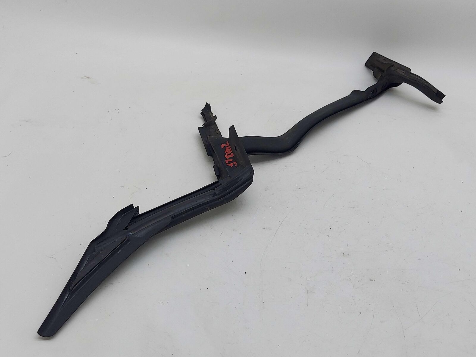 2016 MCLAREN 540C FRONT LEFT CORNER WEATHER STRIP STRIPPING 13A4988CP