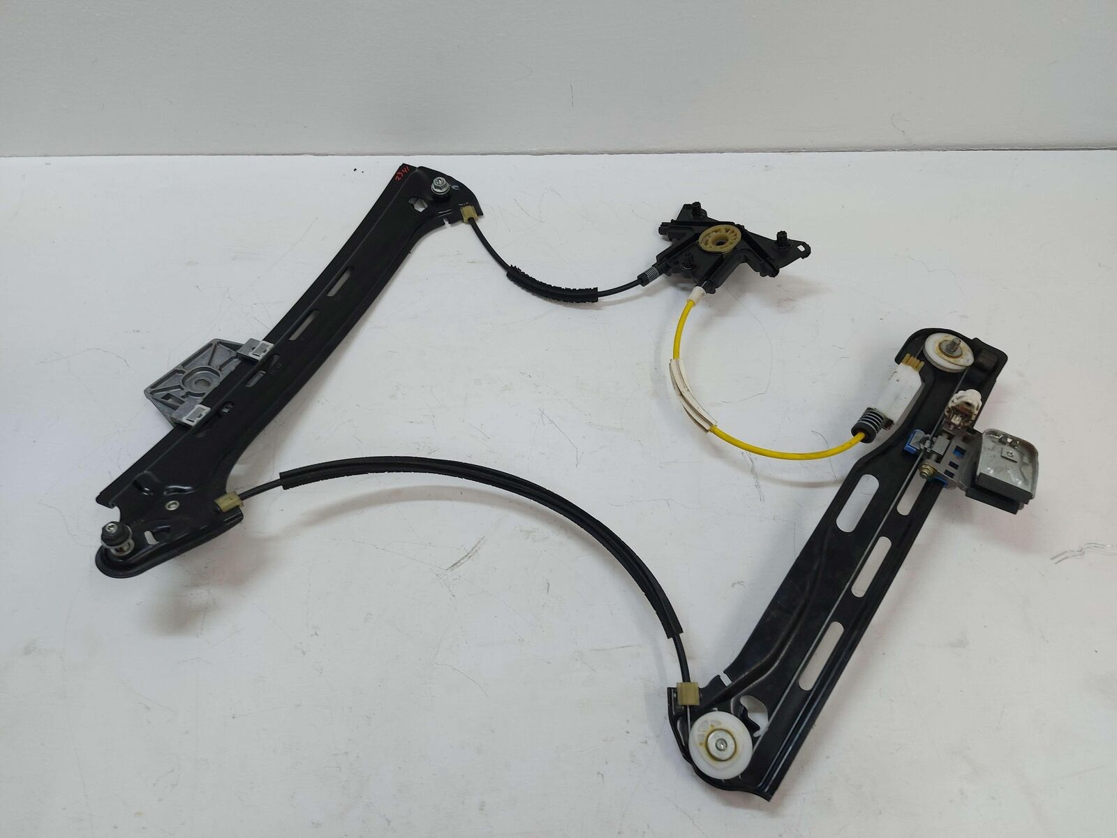 12-18 Mercedes W218 CLS63s AMG REAR RIGHT DOOR WINDOW GLASS REGULATOR 918246100