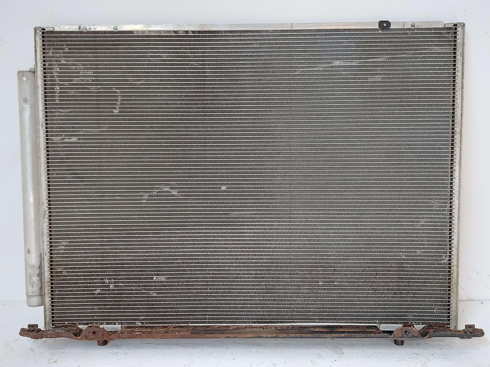 04-10 TOYOTA SIENNA AC A/C AIR CONDITIONING CONDENSER 640405 *FINS BENT*