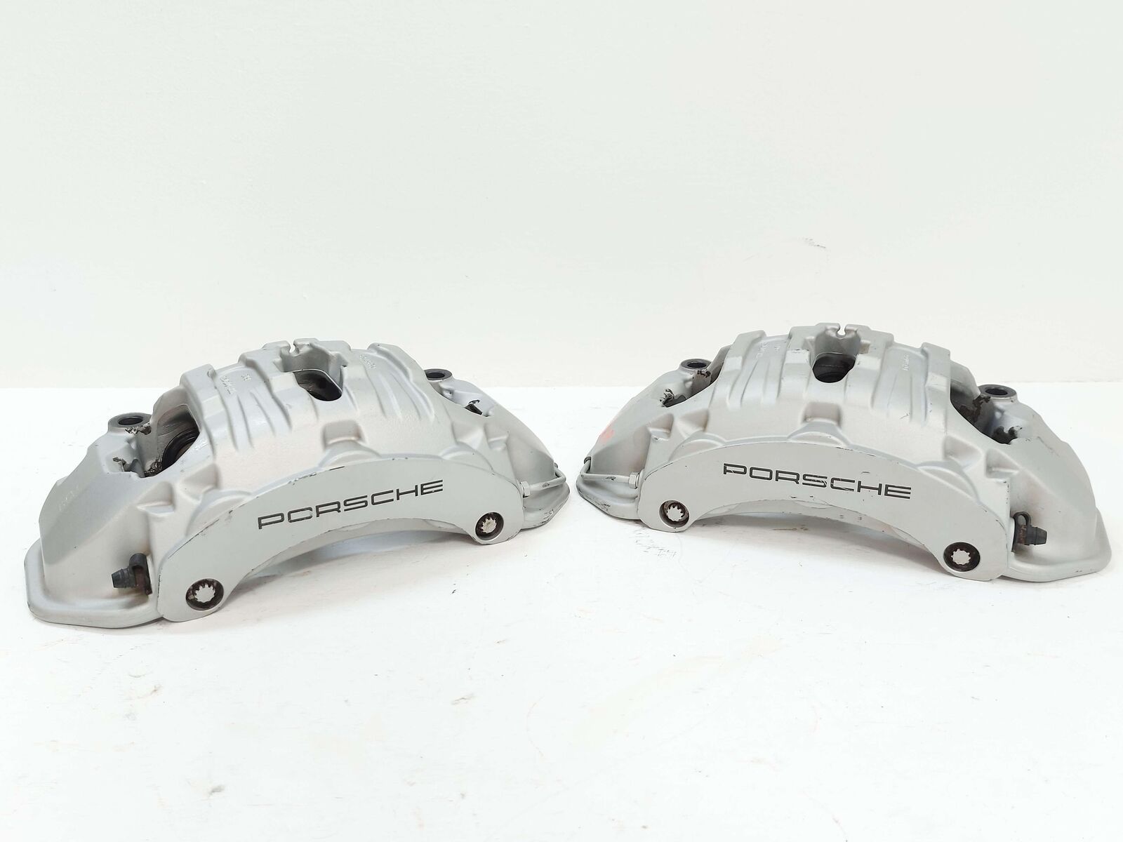 15-16 PORSCHE MACAN 95B S FRONT LEFT BRAKE CALIPER SET R H GRAY *CHIPS IN PAINT*