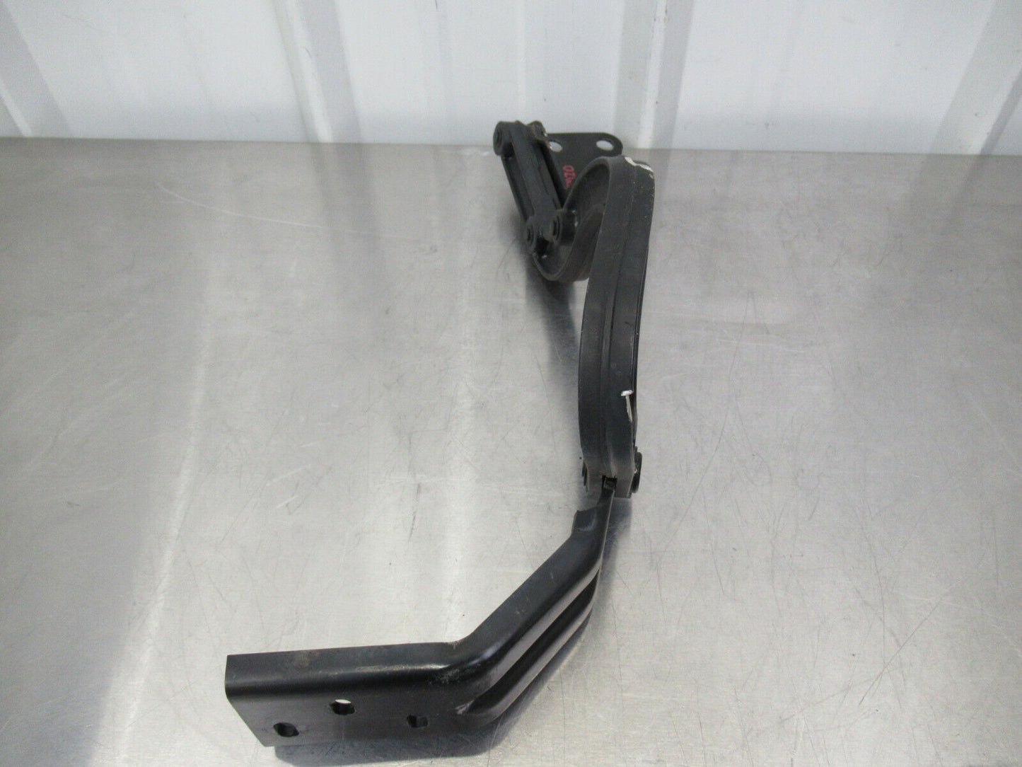 T020 2016 16 MCLAREN 570S RH RIGHT HOOD HINGE DAMAGED BENT