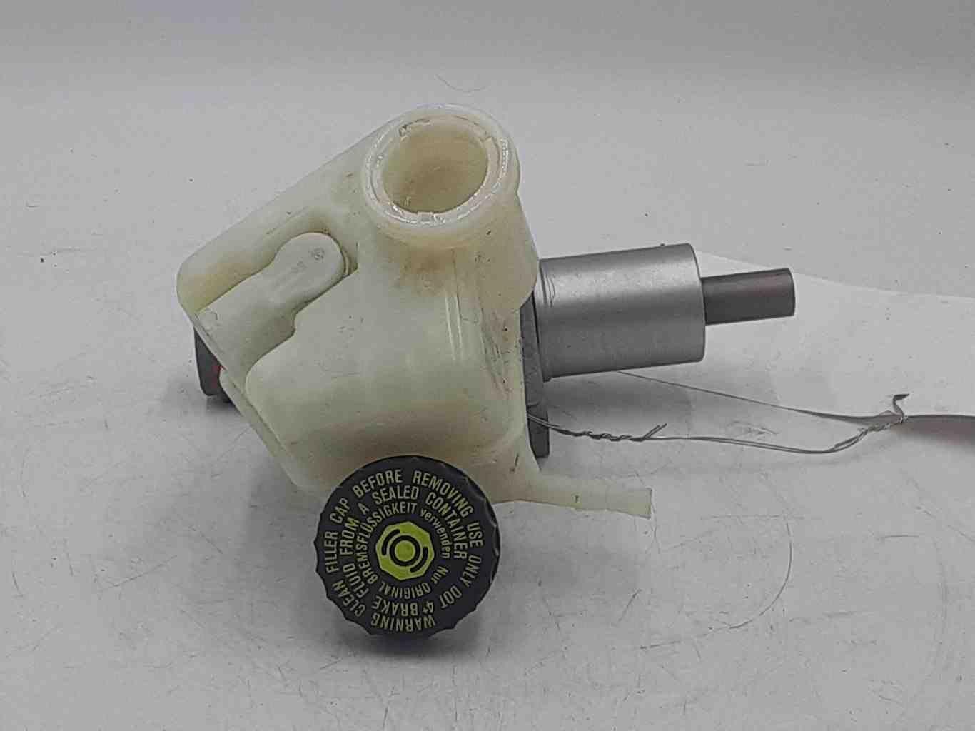 10-15 MERCEDES GLK250 Master Cylinder With Reservoir GLK250 89K KM's