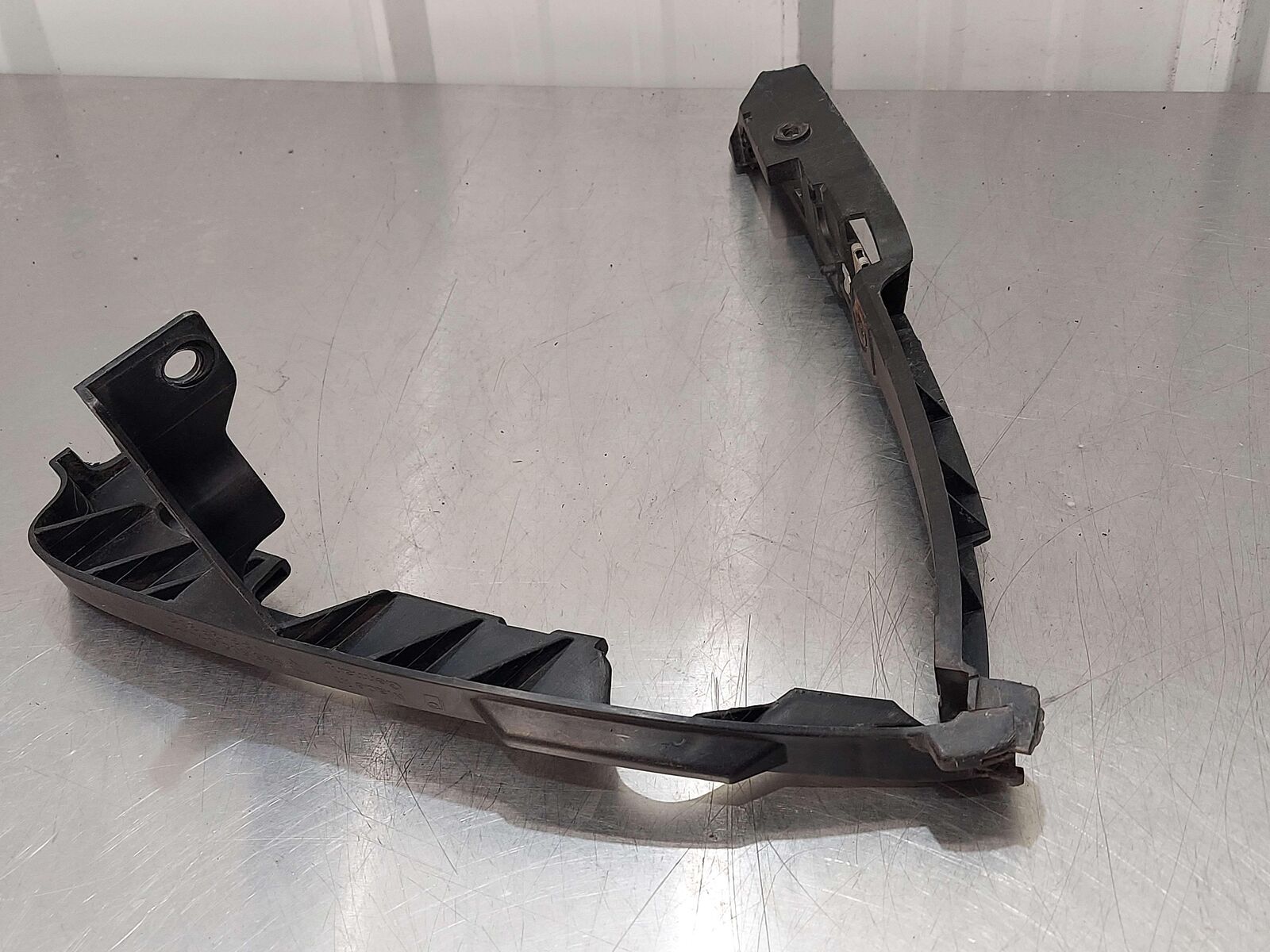 2001 PORSCHE 911 996 CARRERA FRONT RIGHT BUMPER BRACKET MOUNT 99650554000