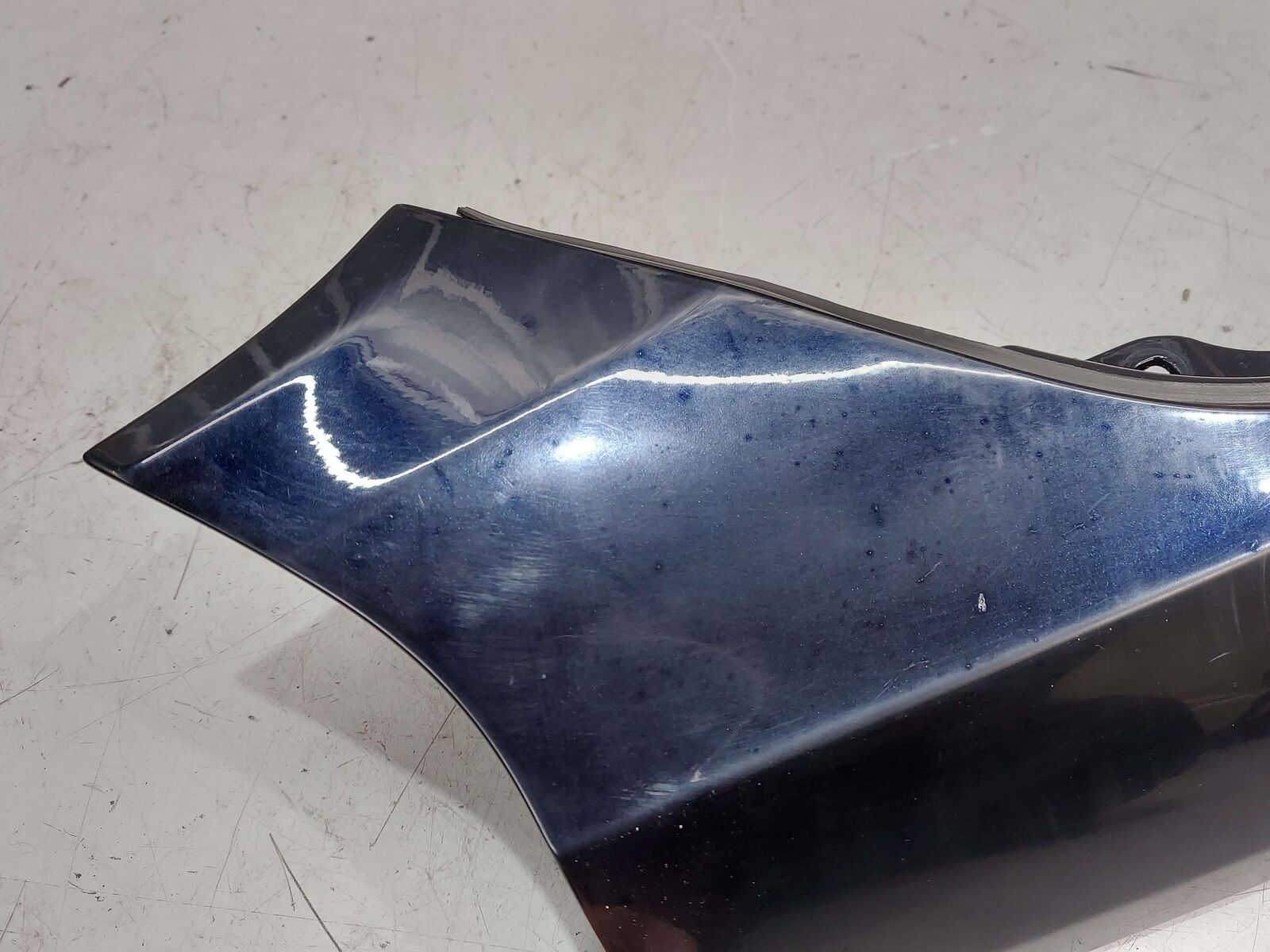 2024 ASTON MARTIN DB12 VOLANTE FRONT RIGHT FENDER UPPER ULTRAMARINE BLACK *NOTE