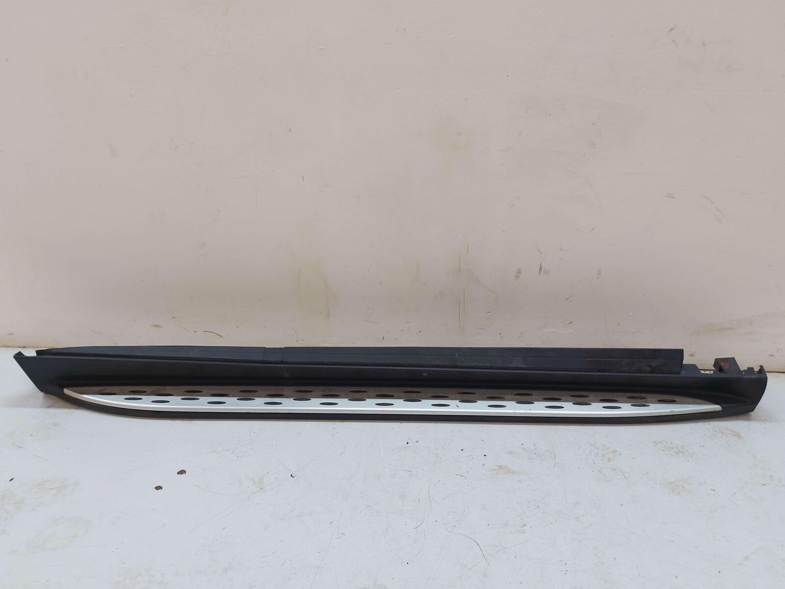 16-19 MERCEDES W166 GLE63S AMG RIGHT RUNNING BOARD *NOTE