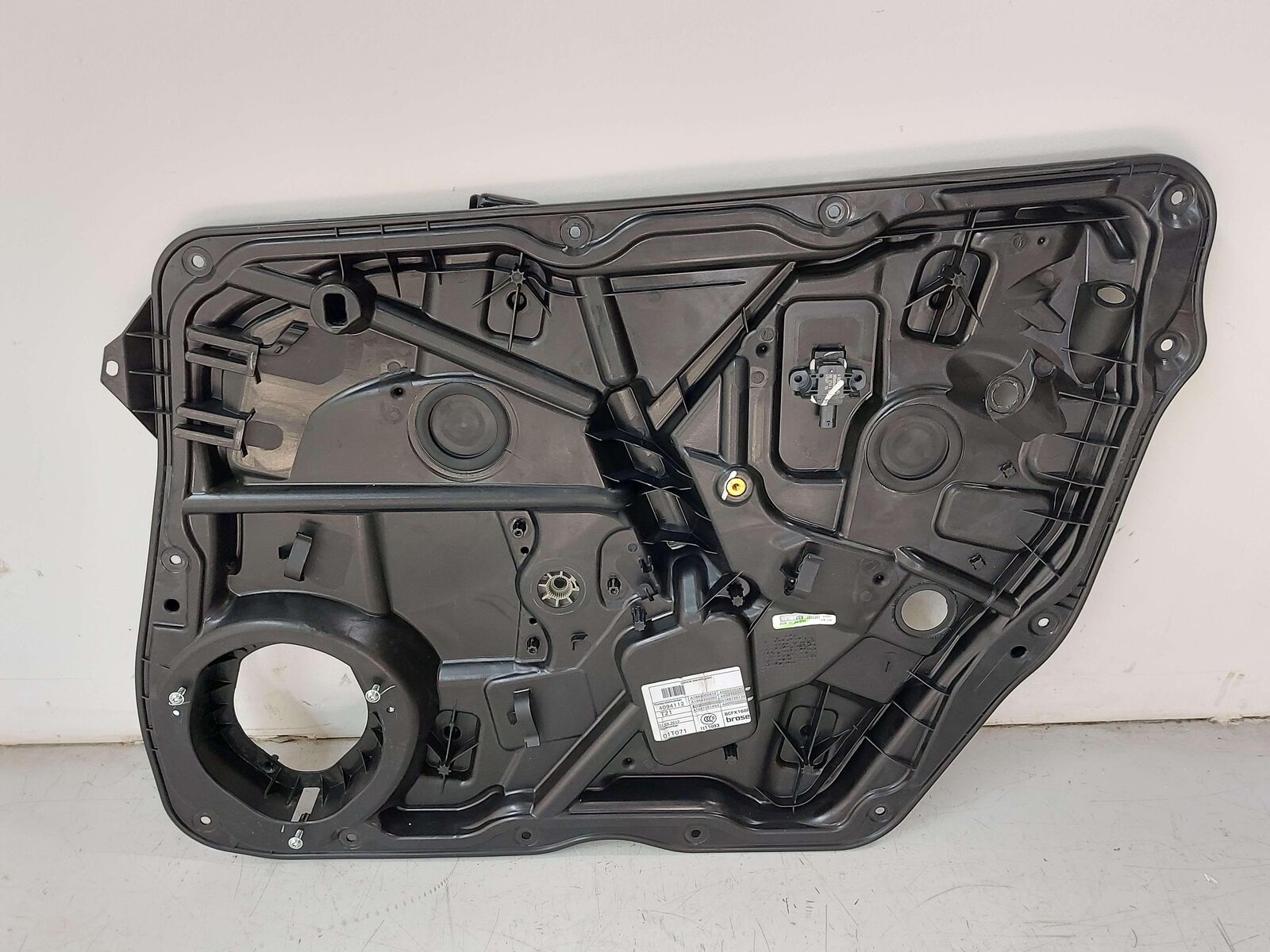 16-19 MERCEDES GLE63S AMG W166 FRONT RH RIGHT Door Window Regulator Carrier 