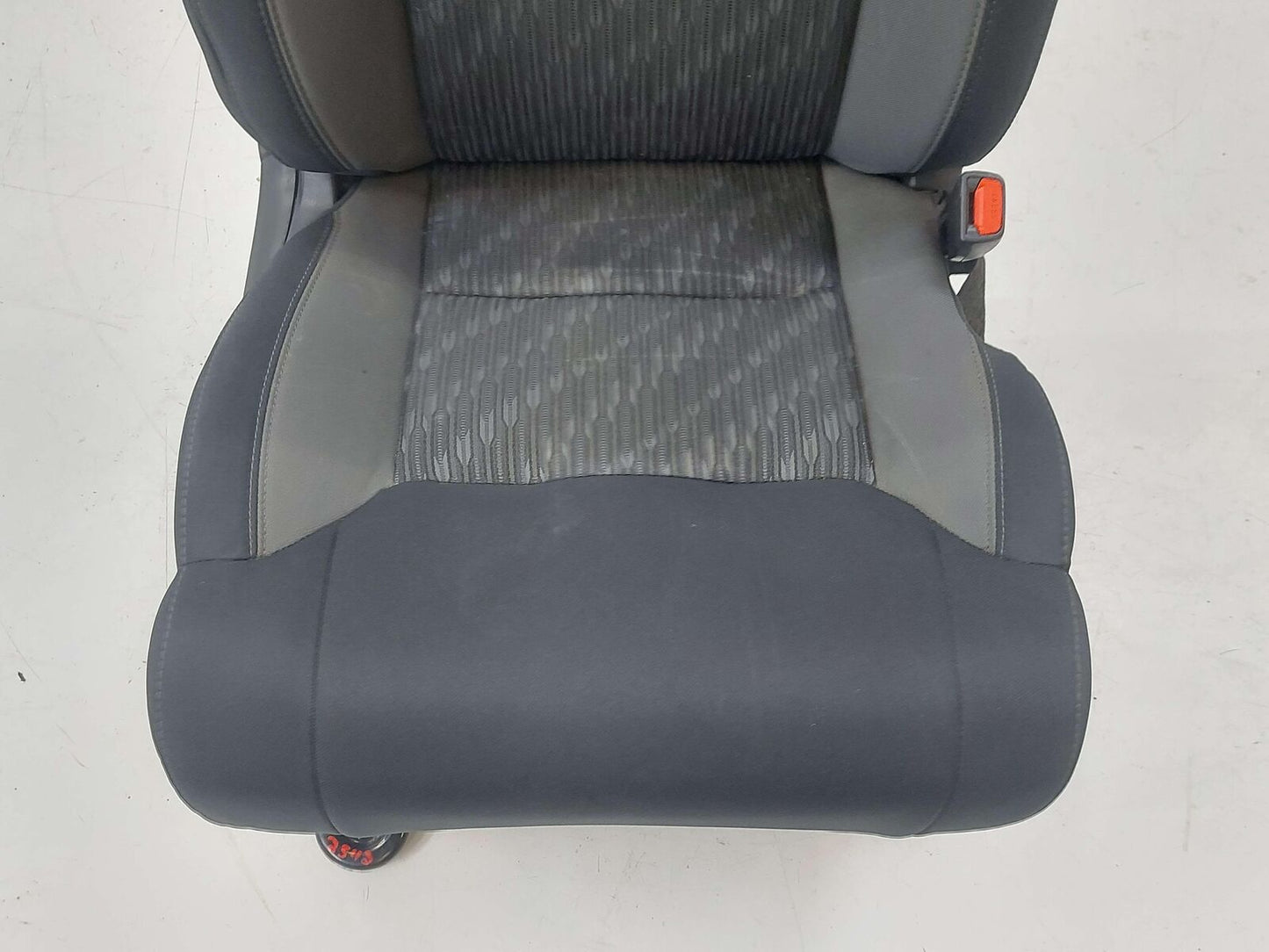 14-21 TOYOTA TUNDRA SR5 FRONT RIGHT SEAT BLACK & GRAY FC20 CLOTH