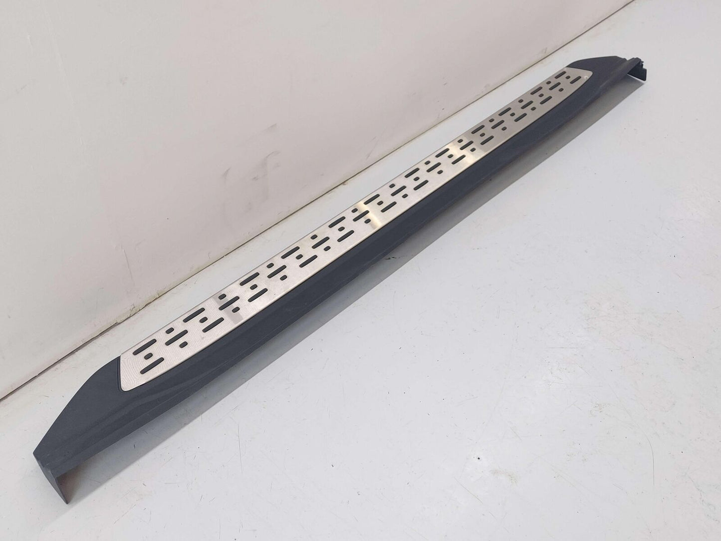 14-19 TOYOTA HIGHLANDER LEFT RUNNING BOARD PREDAWN GRAY 1H1 T0363-100