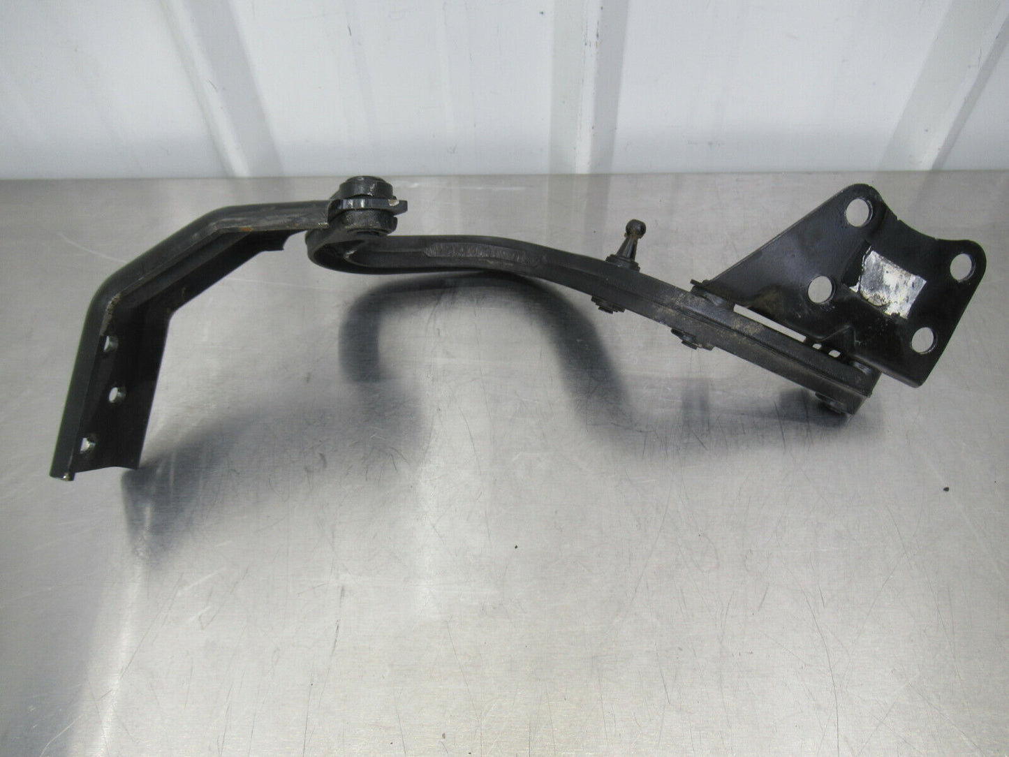 T020 2016 16 MCLAREN 570S RH RIGHT HOOD HINGE DAMAGED BENT