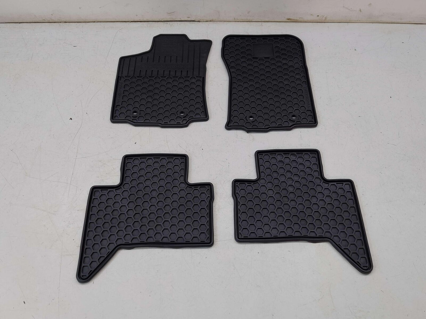 2018 TOYOTA TACOMA FLOOR MAT BLACK RUBBER OEM CREW CAB PU320-3518A-R2 NEW IN BAG