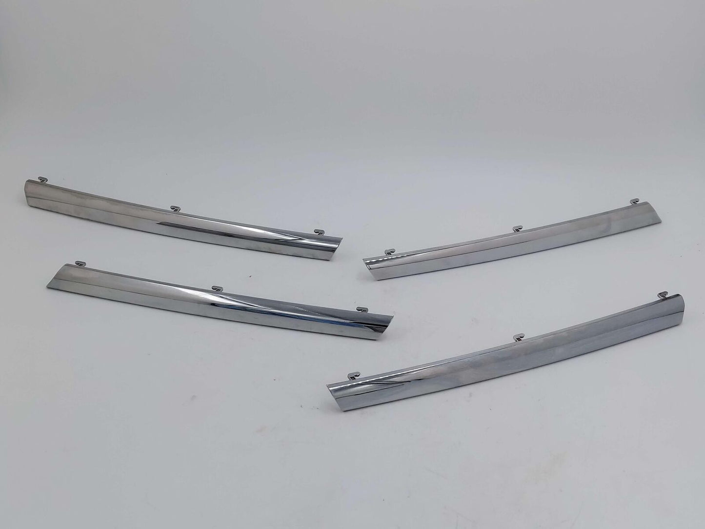 06-11 MERCEDES CLS550 C219 CHROME ACCENT TRIM 4 PIECES *MINOR CHIP*