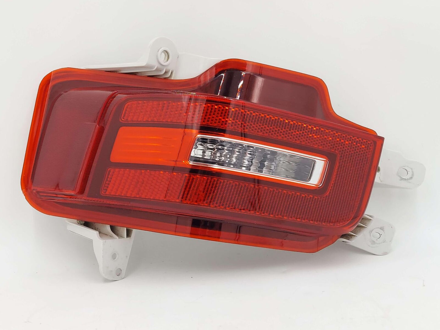 20-22 HYUNDAI PALISADE LEFT TAIL LIGHT LAMP BUMPER 92405-S8000 *SCRATCHES*