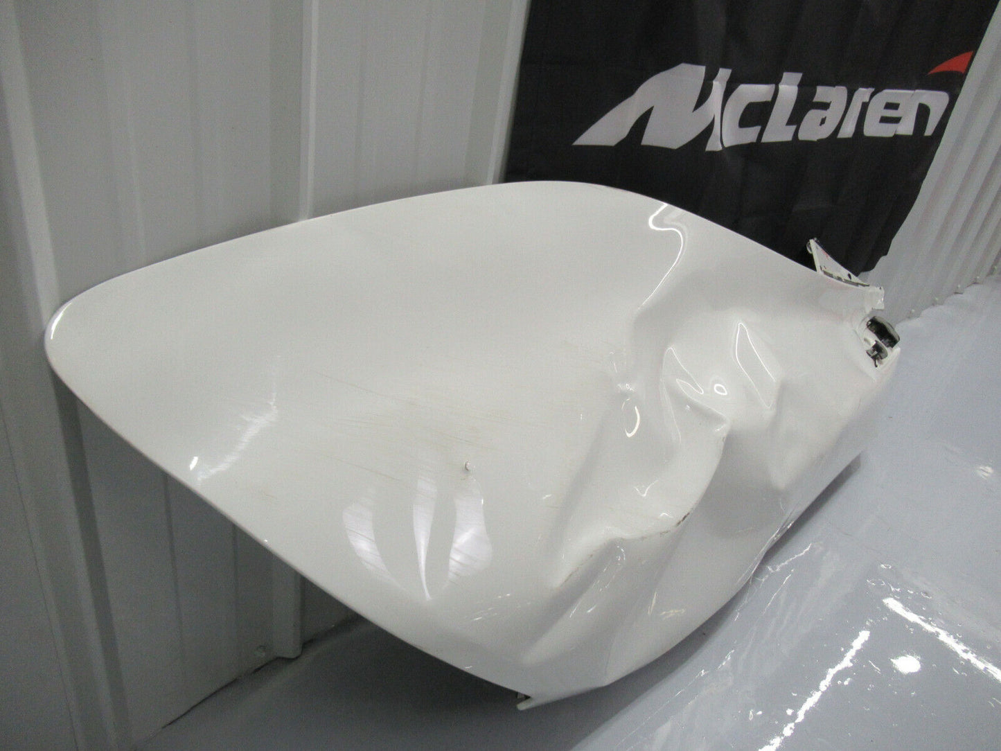 T020 2016 16 MCLAREN 570S RH RIGHT UPPER QUARTER PANEL REAR FENDER DAMAGED