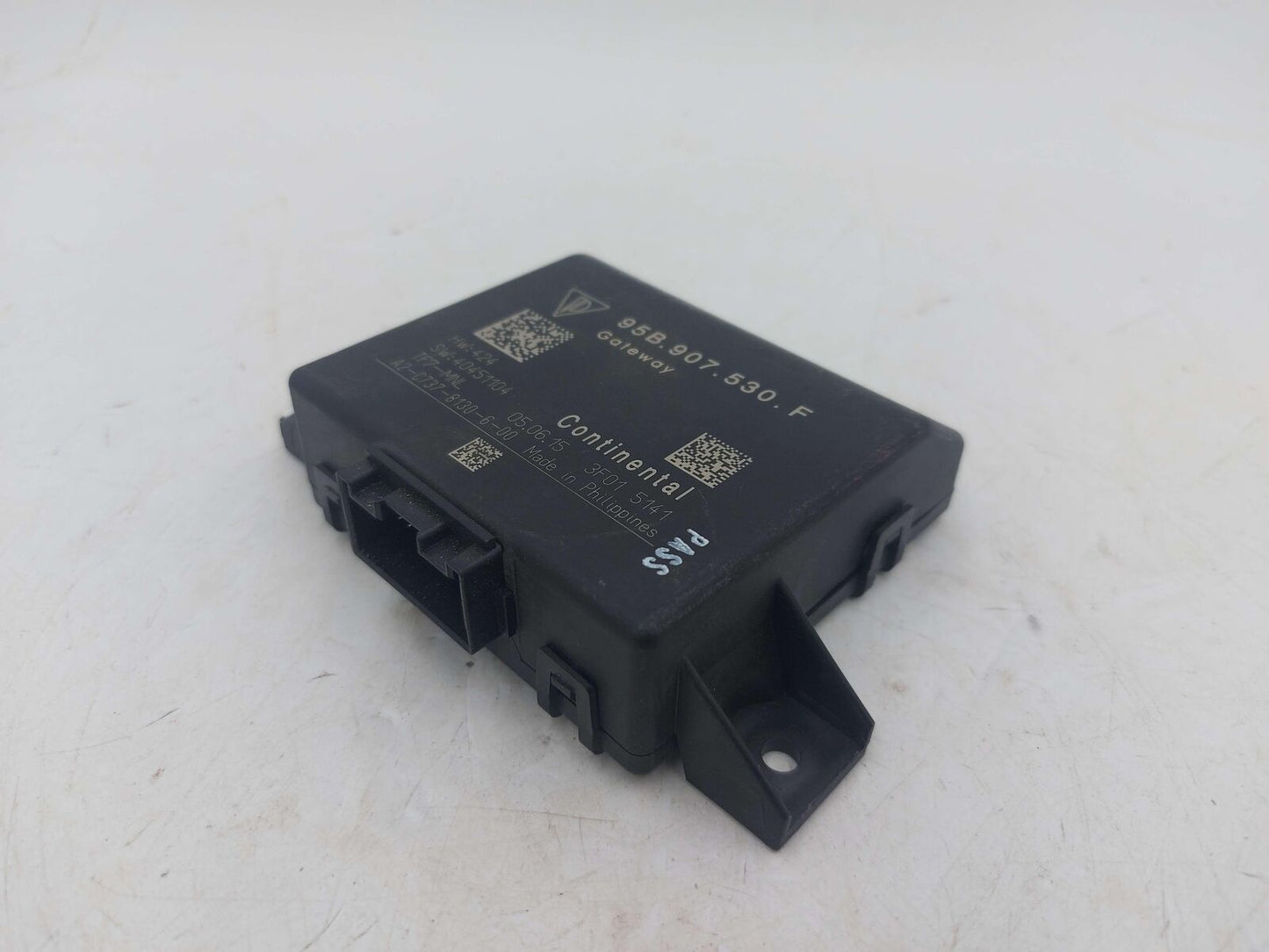 2016 PORSCHE MACAN S 95B GATEWAY CONTROL MODULE 95B907530F