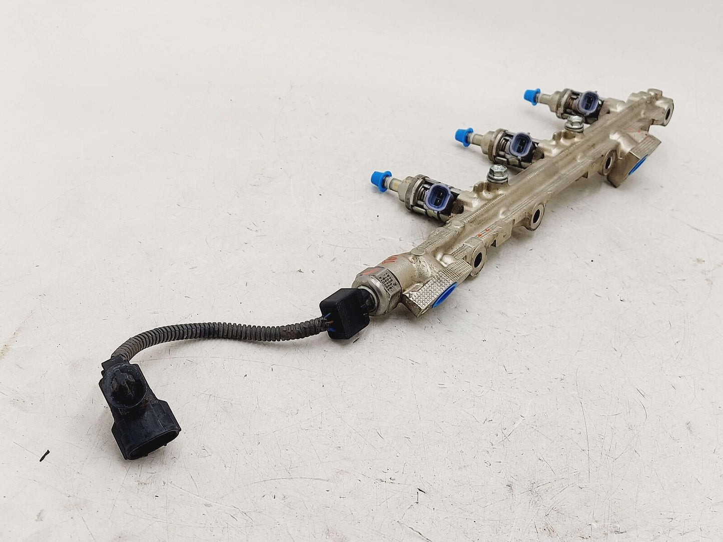 06-17 LEXUS IS350 3.5L RIGHT LOWER FUEL RAIL W/ PURPLE INJECTORS RWD 89458-30011