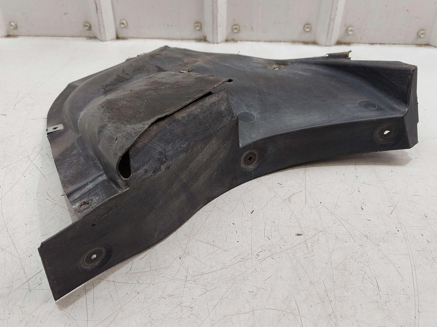 2014 PORSCHE 911 991 GT3 FRONT RIGHT SPLASH GUARD *CRACKED GOUGES*