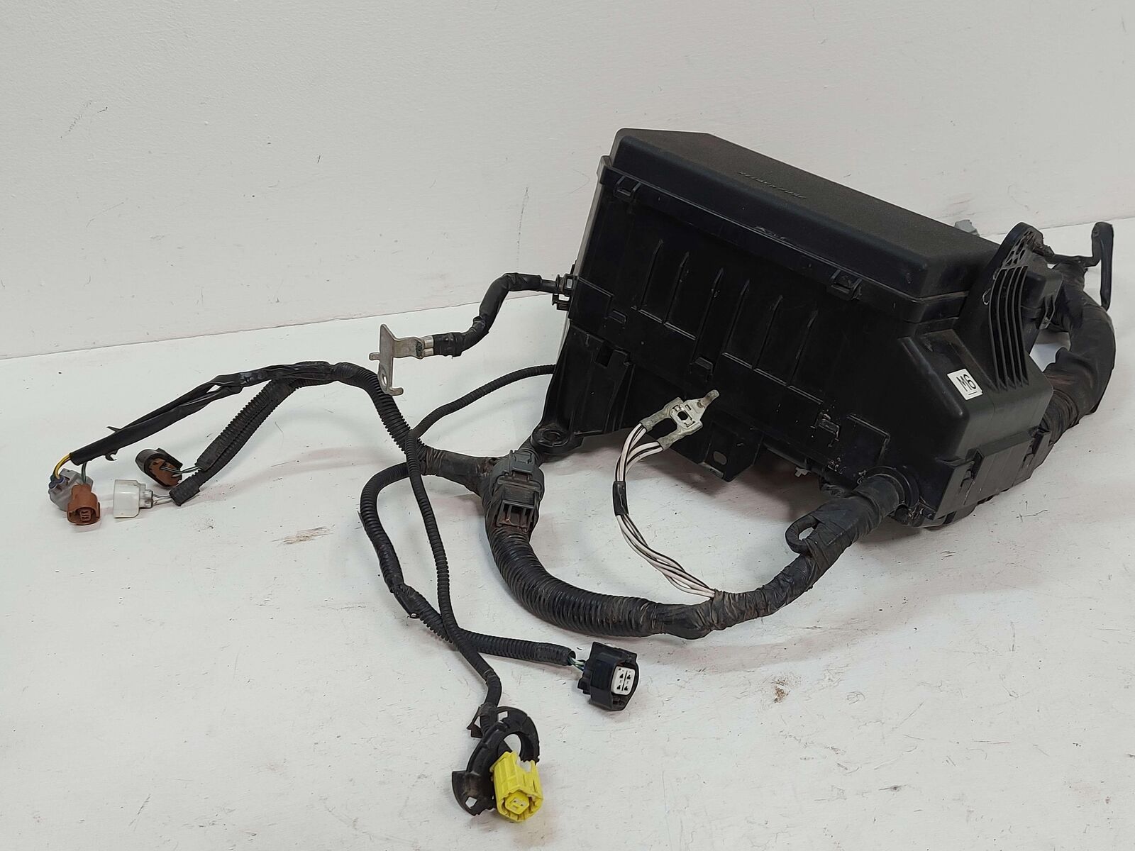 14-19 TOYOTA 4RUNNER ENGINE MOTOR FUSE BOX 35R60D *PARTIAL WIRING HARNESS CUT*