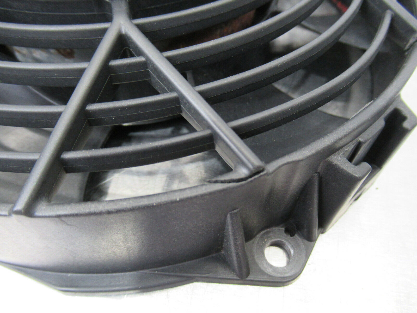 T020 2016 16 MCLAREN 570S LH LEFT REAR ELECTRIC RADIATOR COOLING FAN DAMAGED