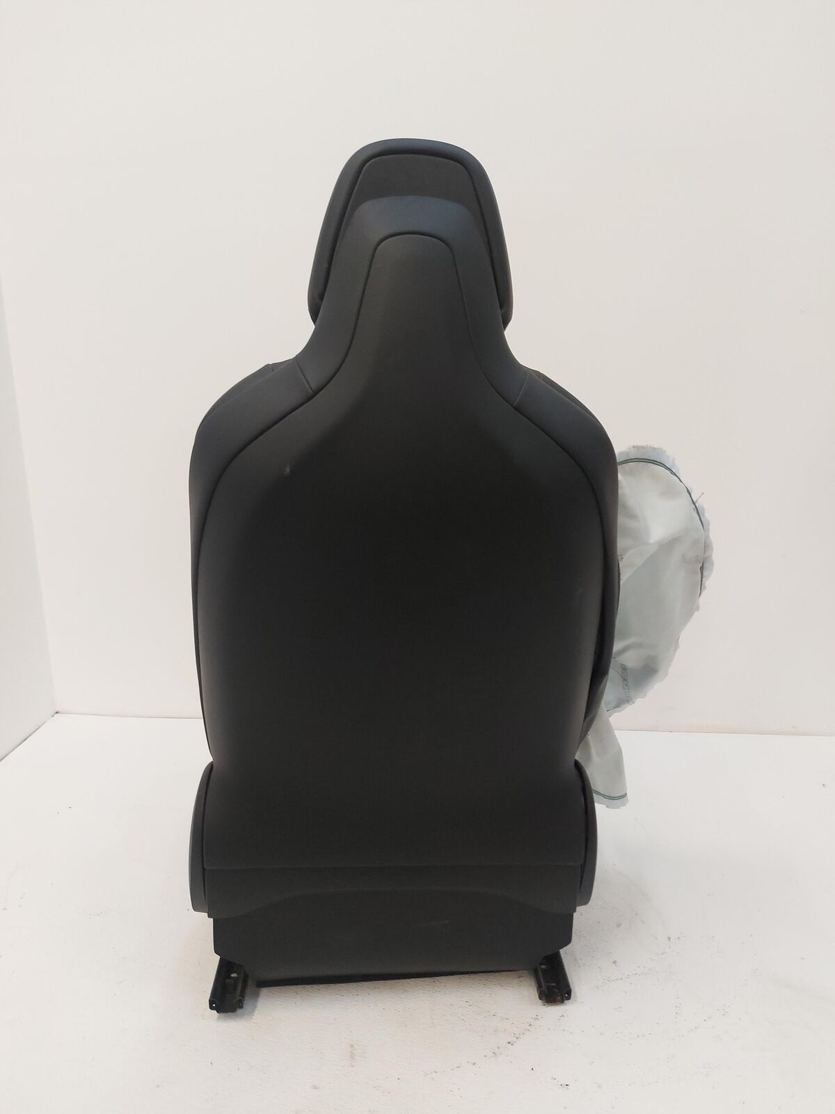 2017 TESLA X Front Seat Rh Black Bag Deployed 1068116-00-b