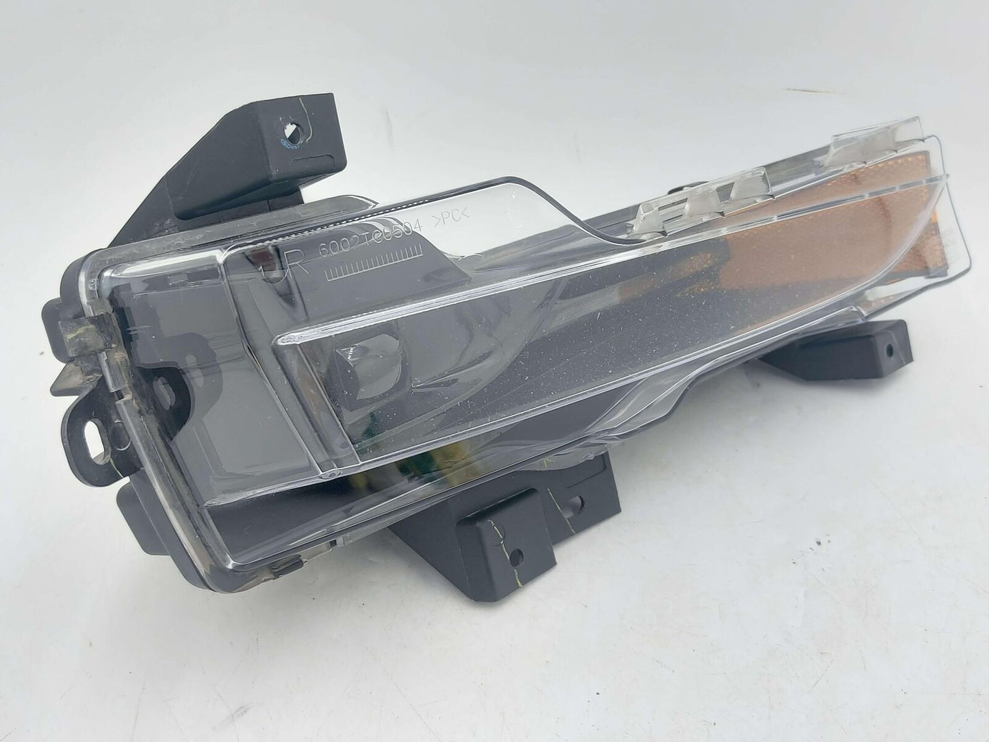 2019 TESLA MODEL 3 FRONT RIGHT LAMP LED FOG LIGHT 1077389-00-E *PITTING*