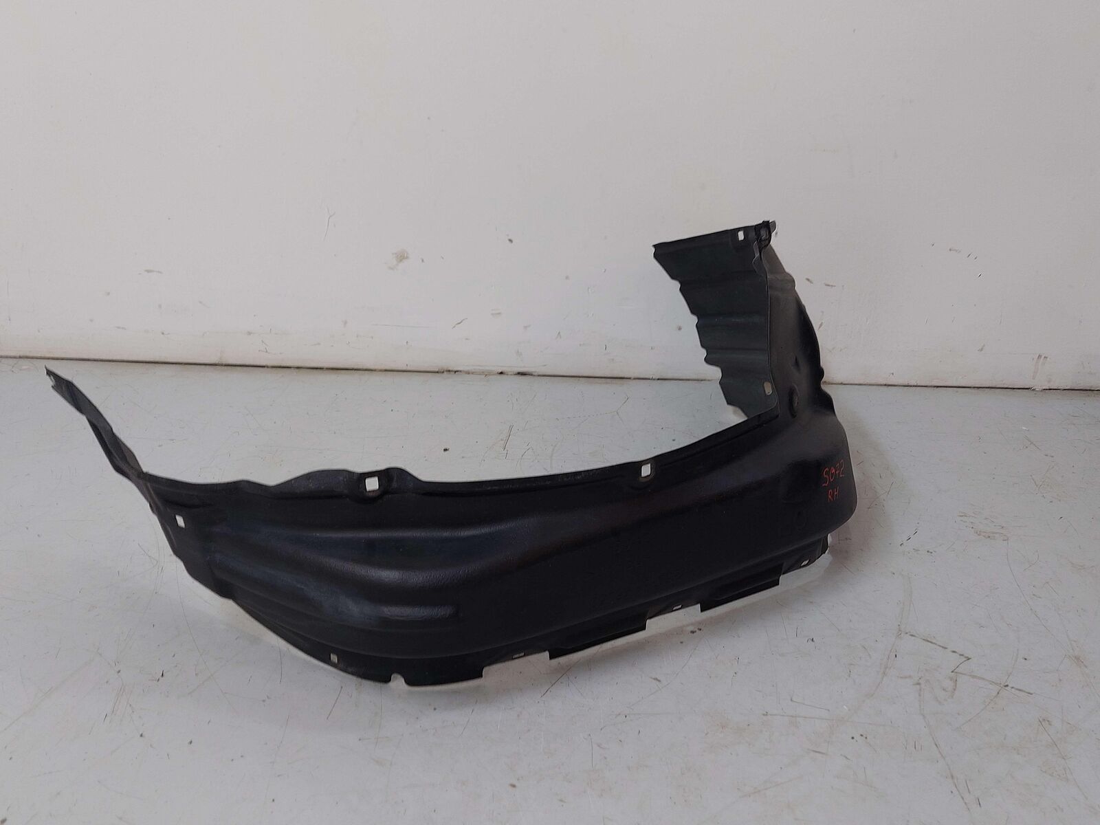 10-13 TOYOTA 4RUNNER FRONT RIGHT WHEEL FENDER LINER W/ DYNAMIC SUSPENSION