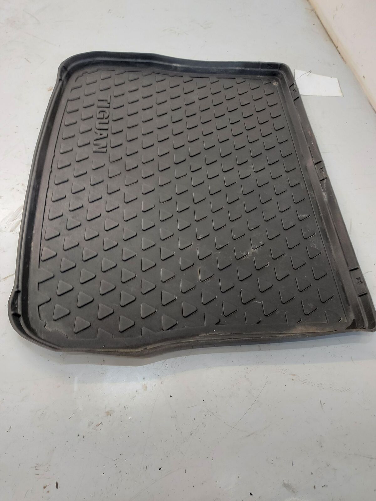 17 VW TIGUAN Rubber Rear Cargo Mat 79K KM'S 