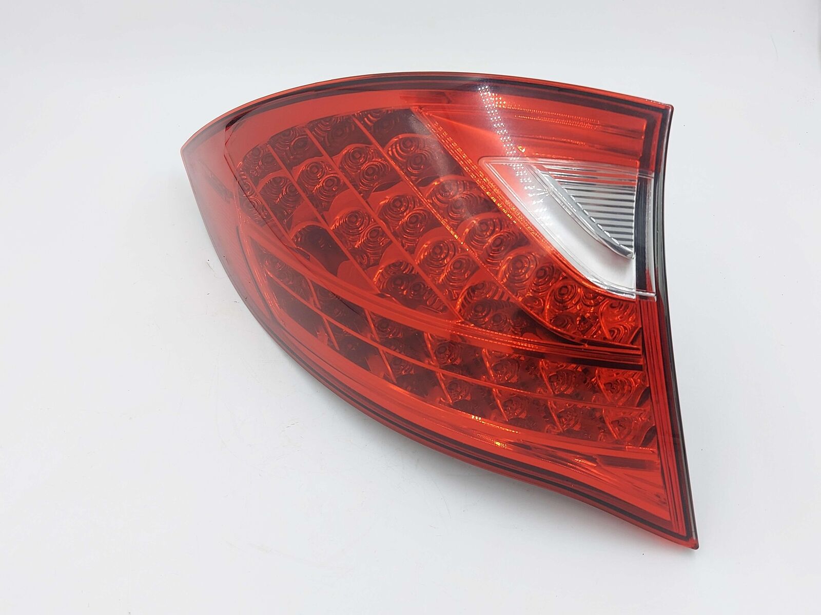 11-14 PORSCHE CAYENNE 92A TURBO LEFT OUTER TAIL LIGHT LAMP 7P5945095AA