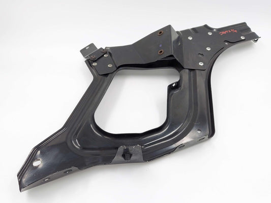 2017 MCLAREN 570S LEFT LOWER INNER QUARTER BRACKET 13A4882CP