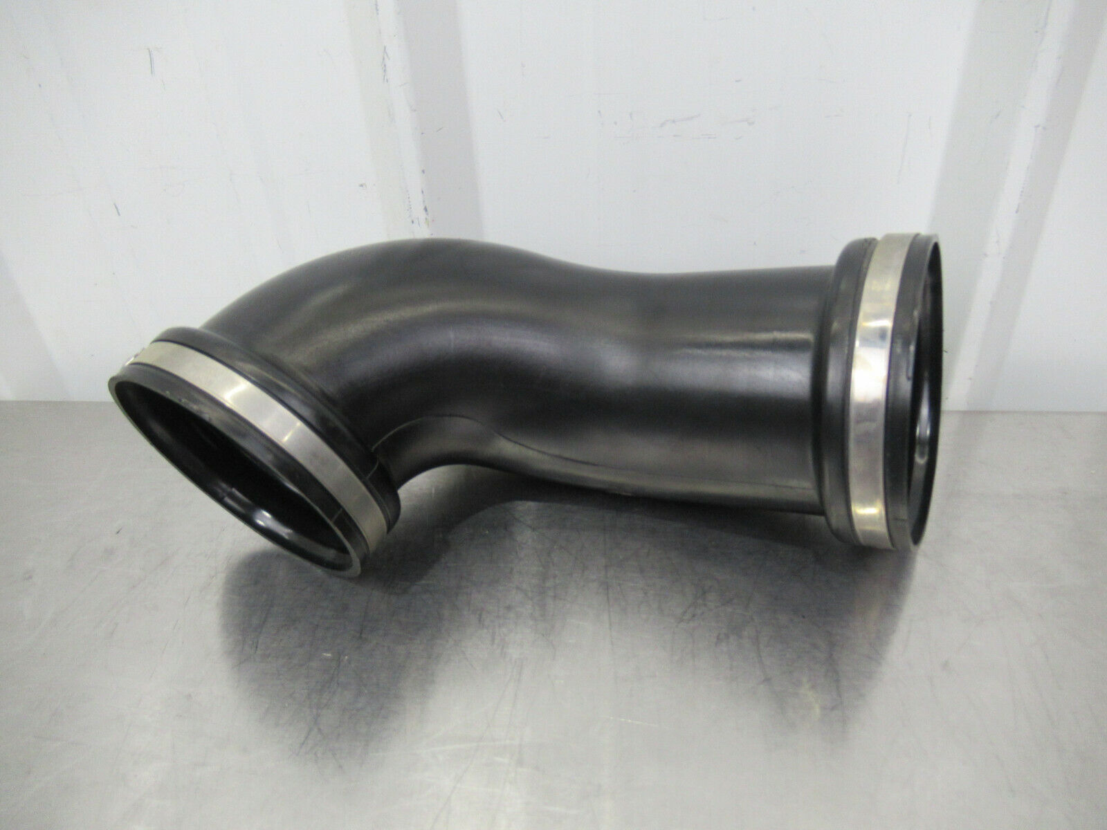 T020 2016 16 MCLAREN 570S RH RIGHT UPPER INTAKE PIPE TUBE TO AIR CLEANER 