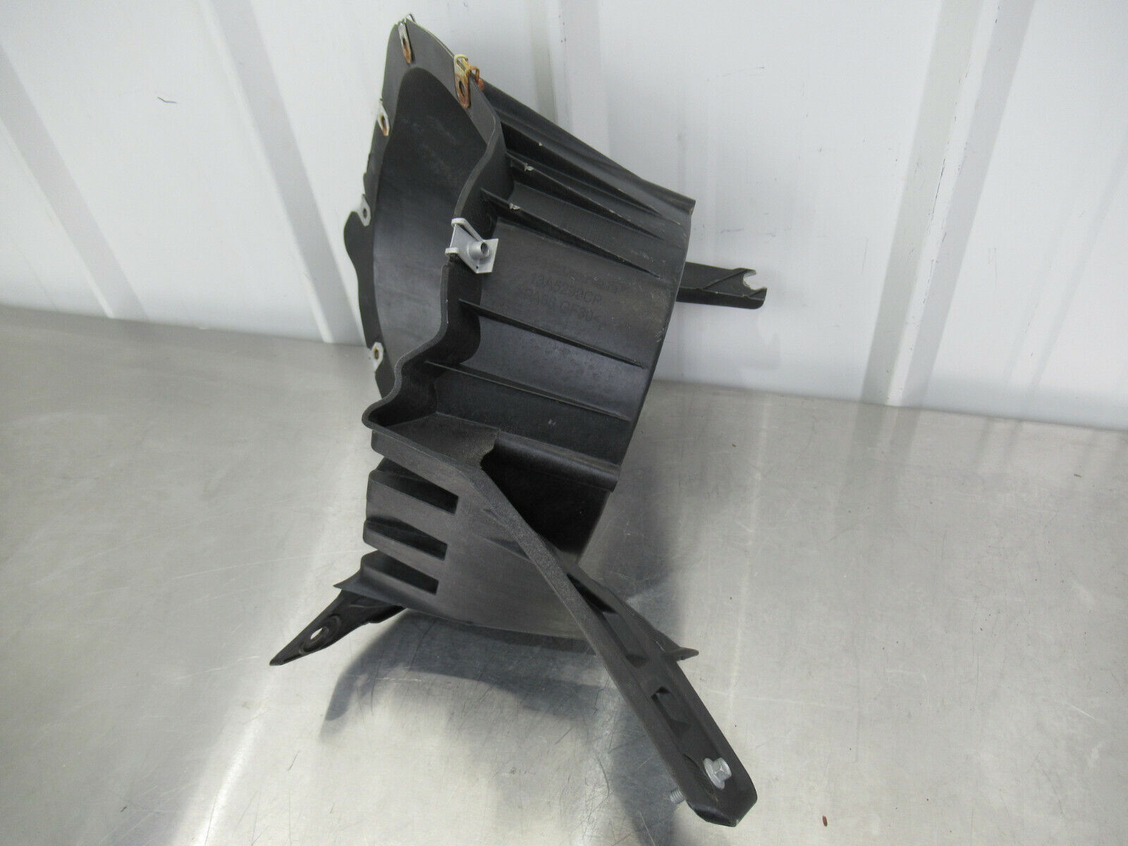 T020 2016 16 MCLAREN 570S LH LEFT REAR RADIATOR FAN SHROUD DUCT