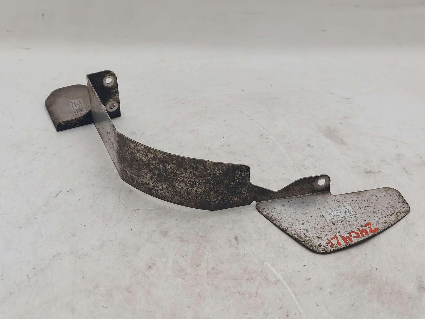 2014 PORSCHE 911 991 GT3 FRONT LEFT SPINDLE DEFLECTOR HEATSHIELD