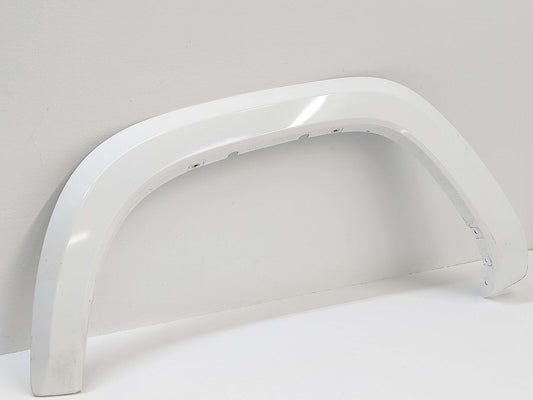 16-23 TOYOTA TACOMA LEFT FENDER FLARE SUPER WHITE 040 7587404090 *PAINT CHIPS*